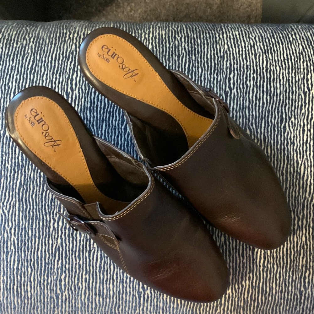 Brand new without tags slip on heels 👠
